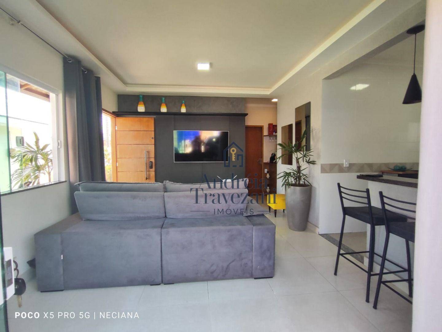 Casa à venda com 2 quartos, 112m² - Foto 2