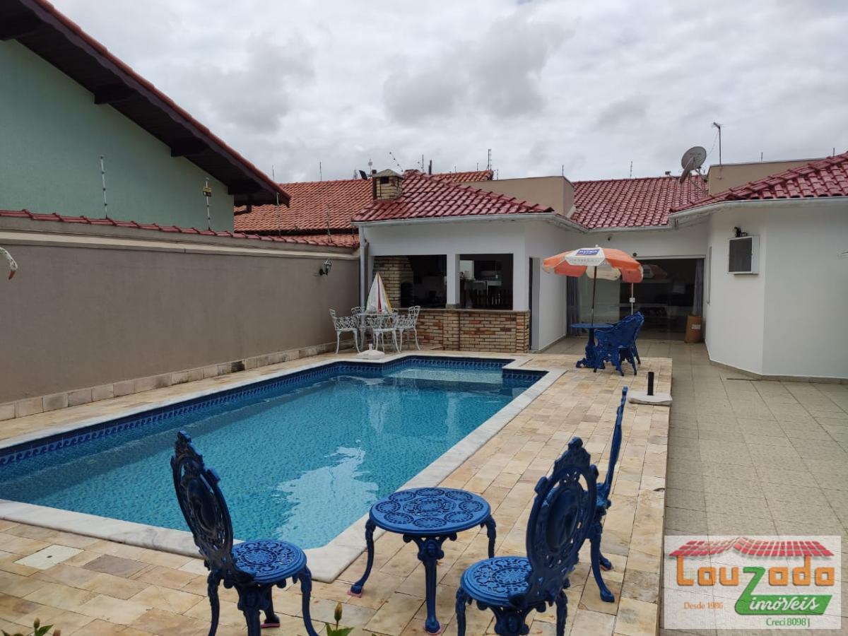 Casa à venda com 3 quartos, 309m² - Foto 1