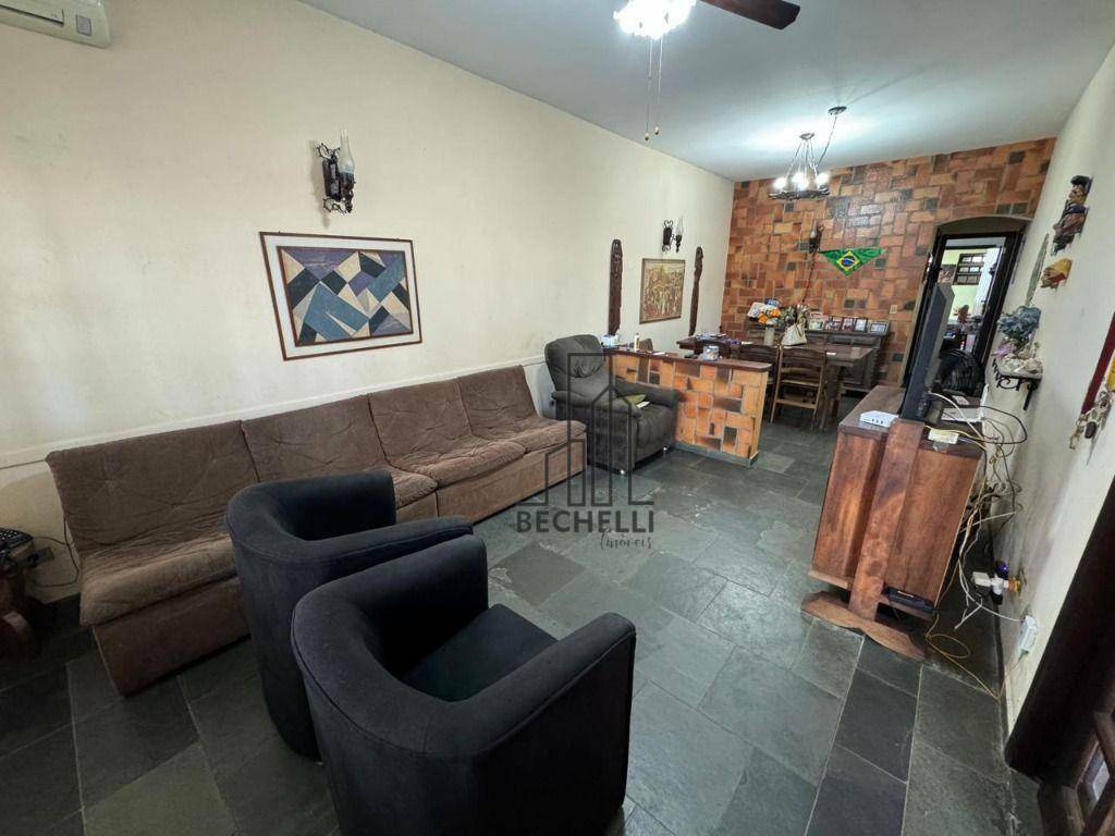 Casa à venda com 4 quartos, 210m² - Foto 4