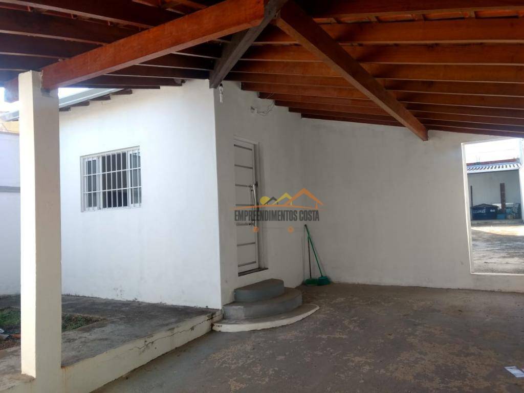 Casa à venda com 2 quartos, 132m² - Foto 1