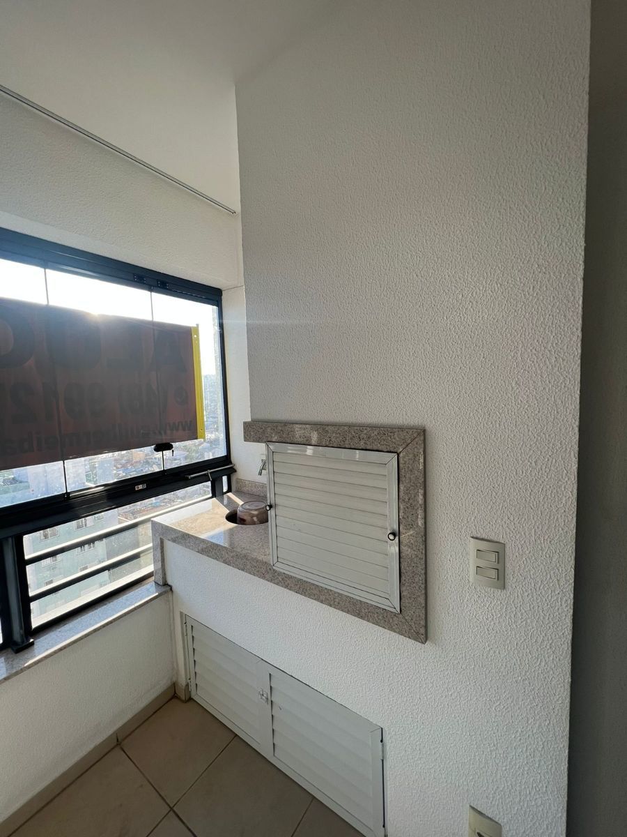 Apartamento para alugar com 2 quartos, 70m² - Foto 4