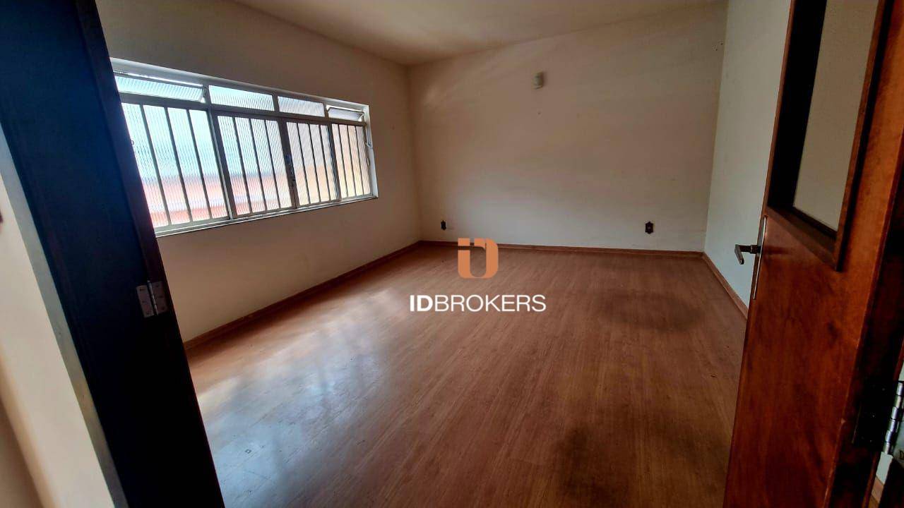 Casa, 3 quartos, 230 m² - Foto 3