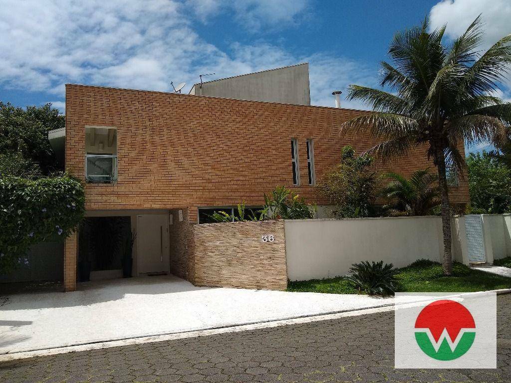 Casa de Condomínio para alugar com 4 quartos, 320m² - Foto 2