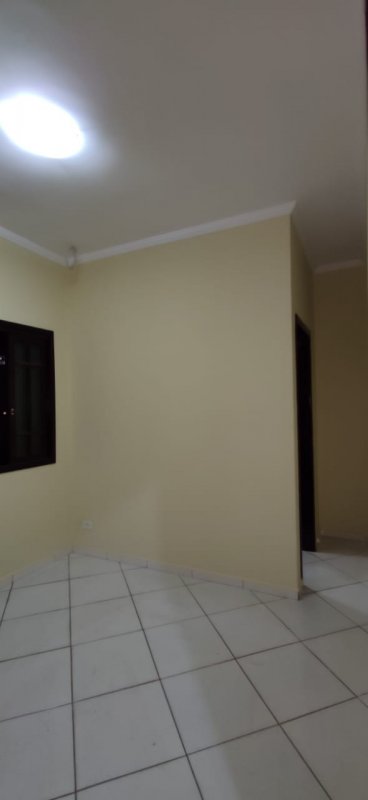 Casa à venda com 3 quartos, 70m² - Foto 4