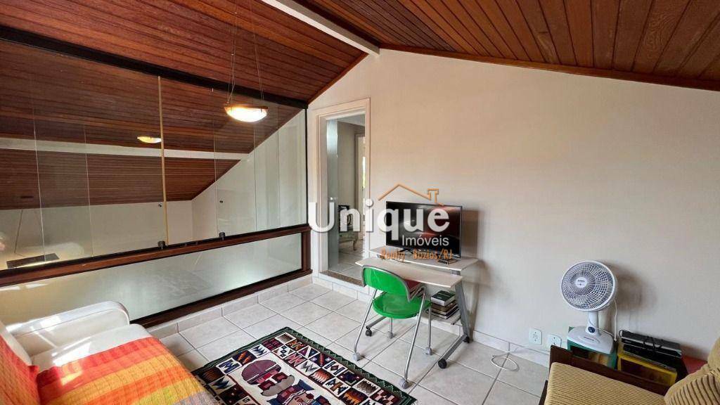 Casa de Condomínio para alugar com 5 quartos, 200m² - Foto 25