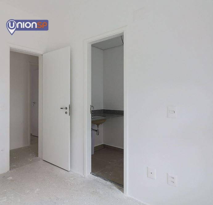 Apartamento à venda com 4 quartos, 216m² - Foto 13