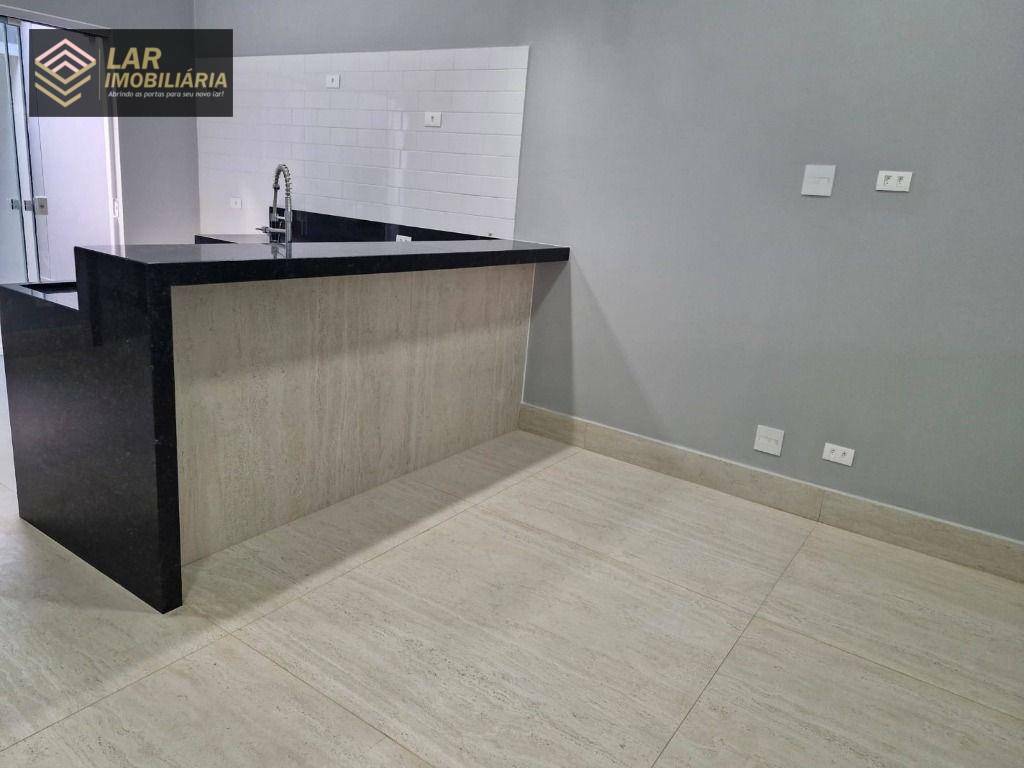 Casa à venda com 2 quartos, 110m² - Foto 1