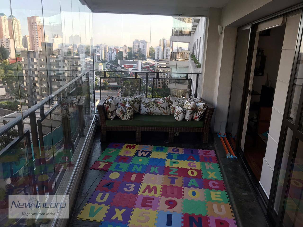 Apartamento à venda com 4 quartos, 200m² - Foto 4