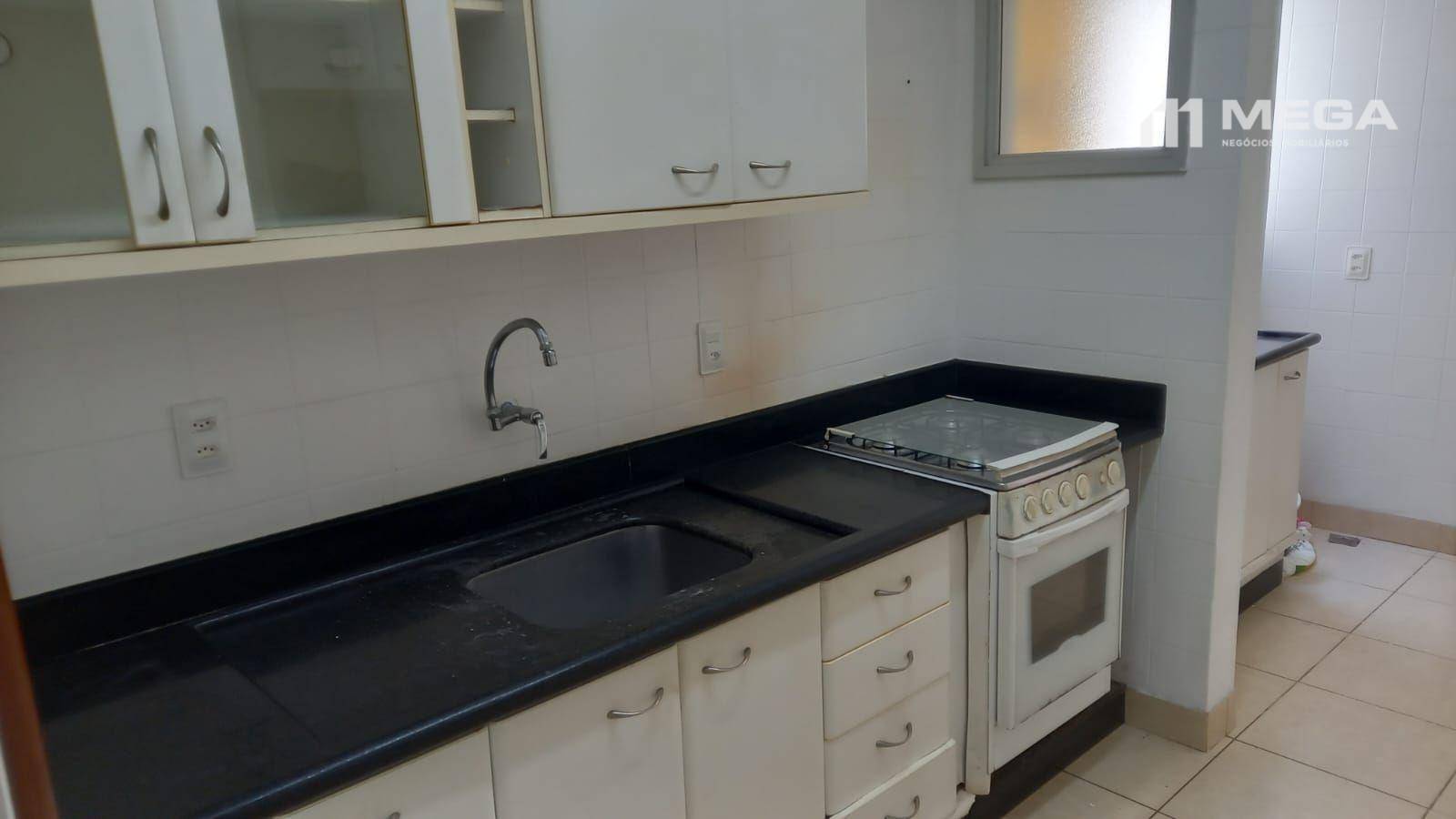 Apartamento para alugar com 3 quartos, 130m² - Foto 12