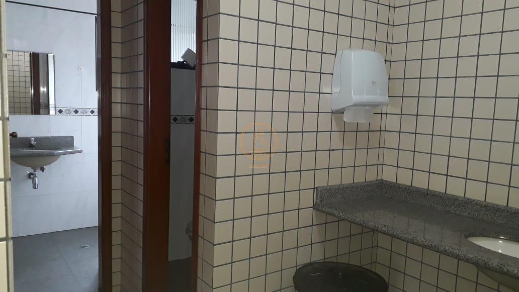 Cobertura à venda com 4 quartos, 300m² - Foto 47