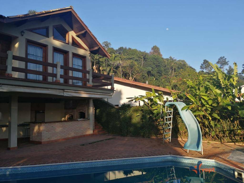 Casa de Condomínio à venda com 4 quartos, 550m² - Foto 2