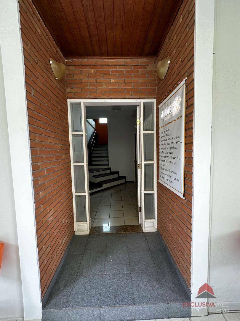 Casa à venda com 5 quartos, 162m² - Foto 3