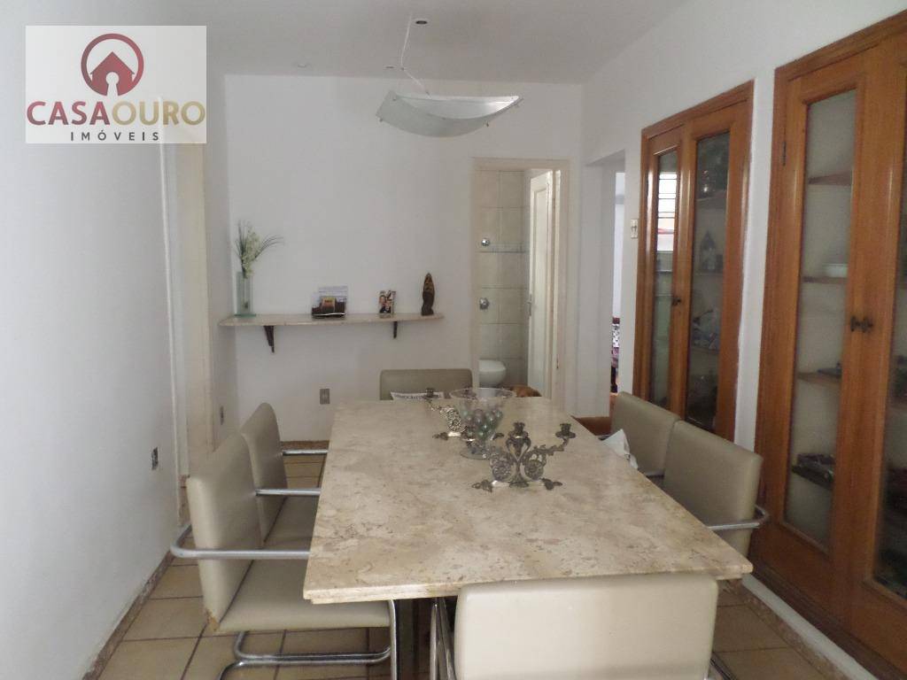 Casa à venda com 4 quartos, 300m² - Foto 2