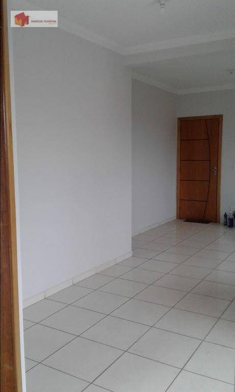 Apartamento para alugar com 2 quartos, 60m² - Foto 8