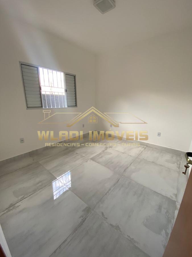 Casa à venda com 2 quartos, 200m² - Foto 12