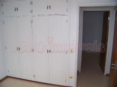 Apartamento para alugar com 3 quartos, 145m² - Foto 9