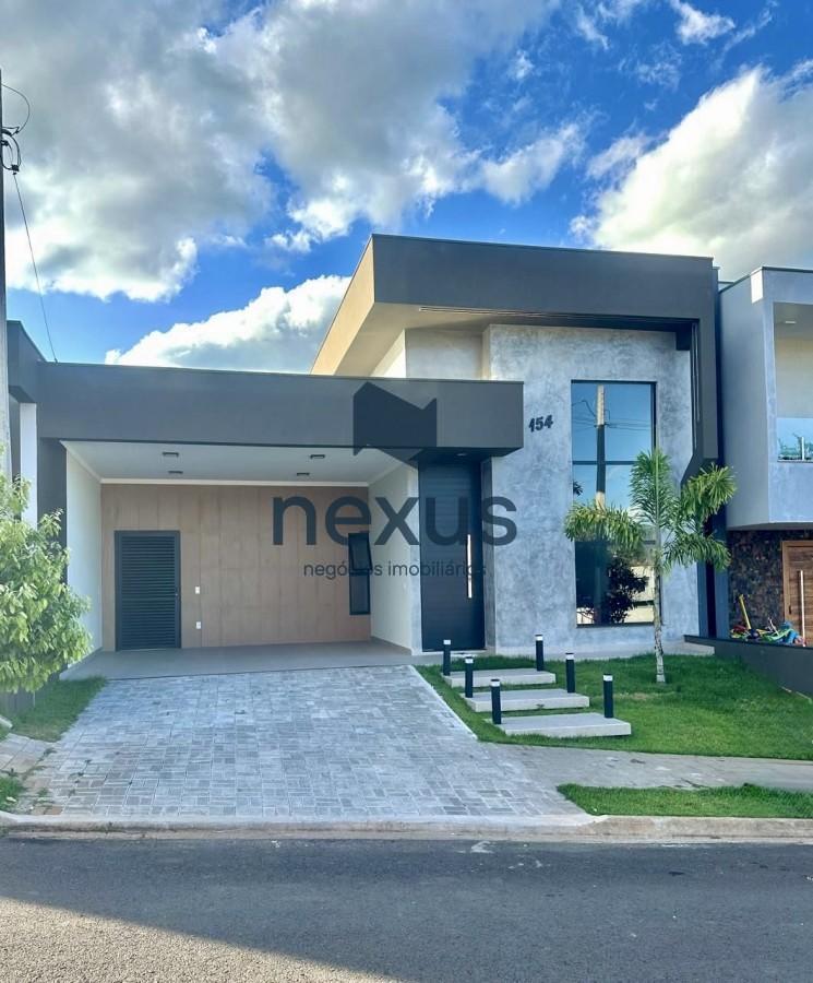 Casa à venda com 3 quartos, 250m² - Foto 1