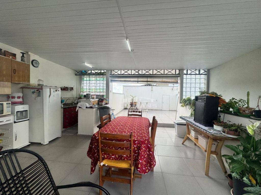 Casa à venda com 3 quartos, 195m² - Foto 10