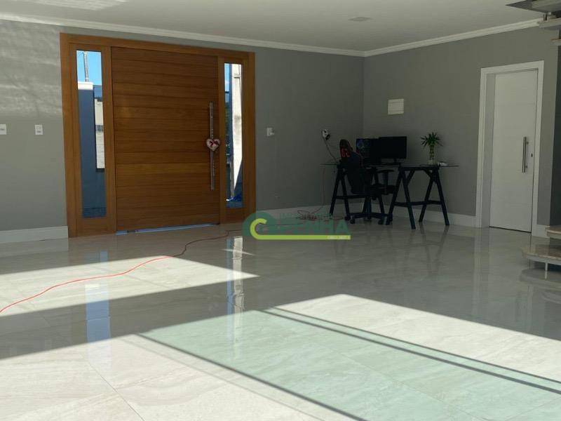 Sobrado à venda com 3 quartos, 301m² - Foto 4