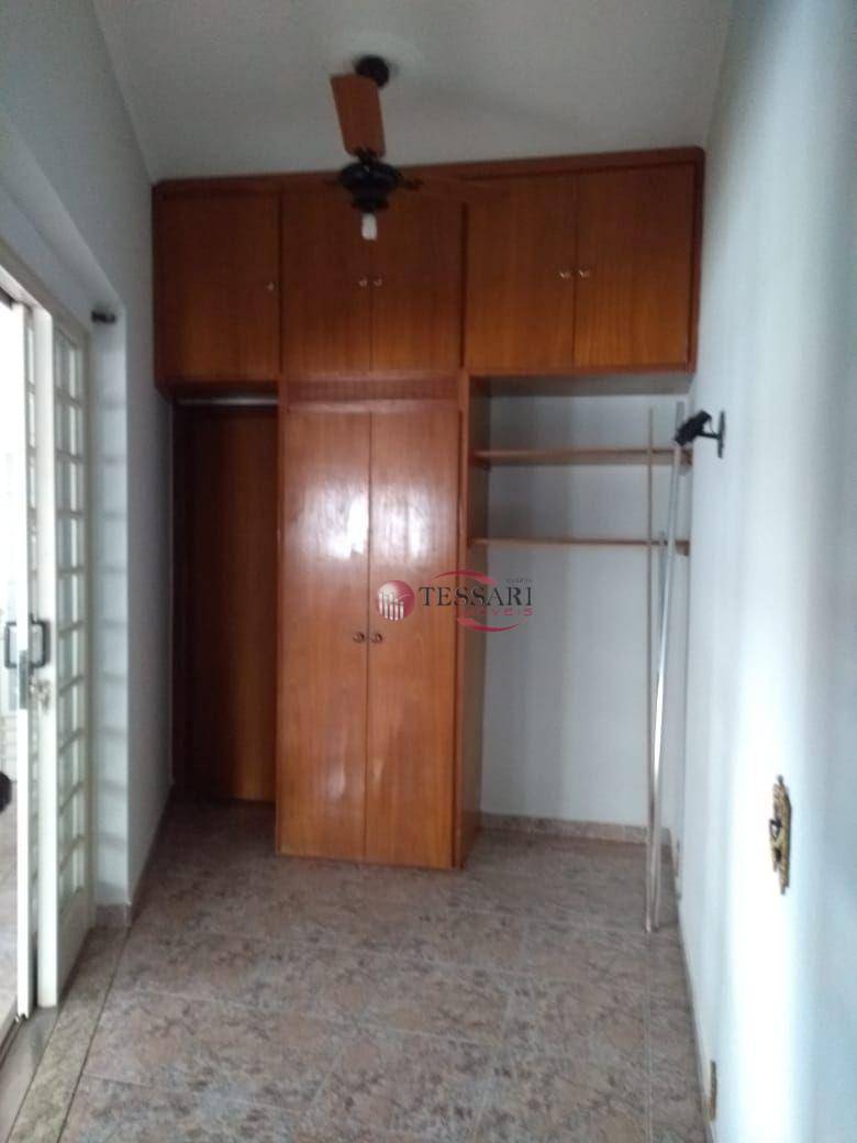 Casa para alugar com 5 quartos, 150m² - Foto 8