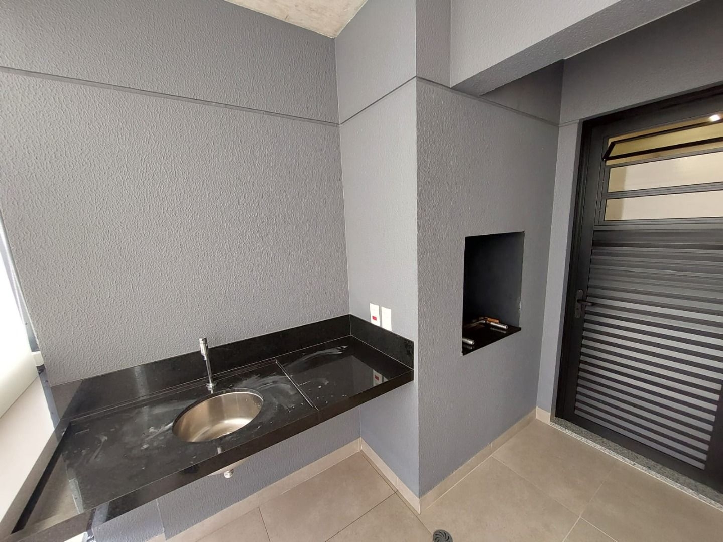 Apartamento para alugar com 2 quartos, 69m² - Foto 9