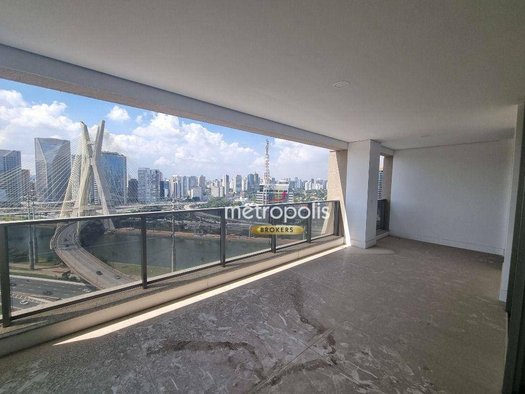 Apartamento à venda com 4 quartos, 211m² - Foto 1