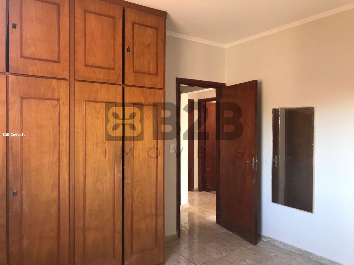 Casa à venda com 2 quartos, 226m² - Foto 14