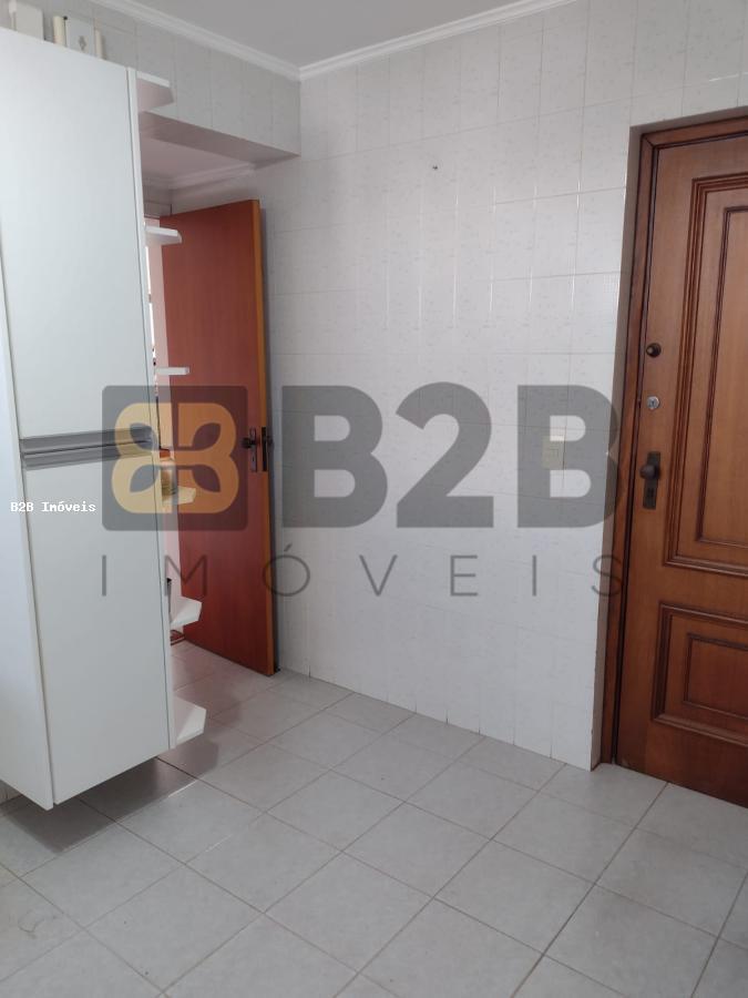 Apartamento à venda com 3 quartos, 128m² - Foto 9