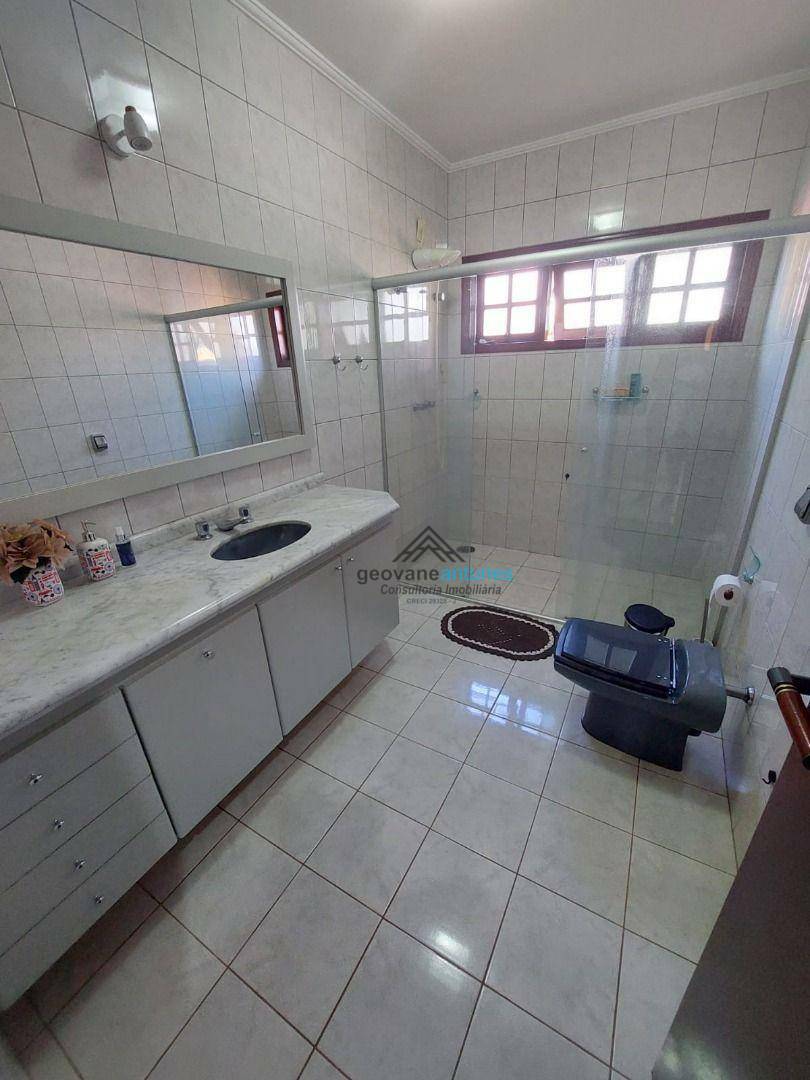 Casa de Condomínio para alugar com 5 quartos, 438m² - Foto 11