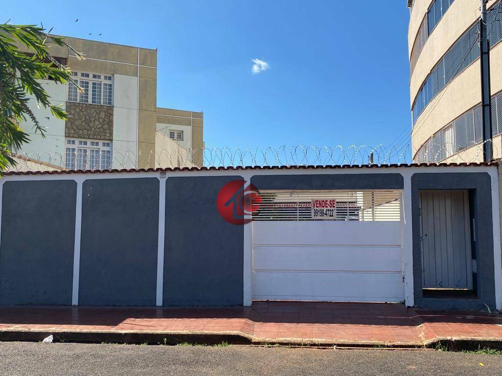 Casa à venda e aluguel com 3 quartos, 120m² - Foto 6