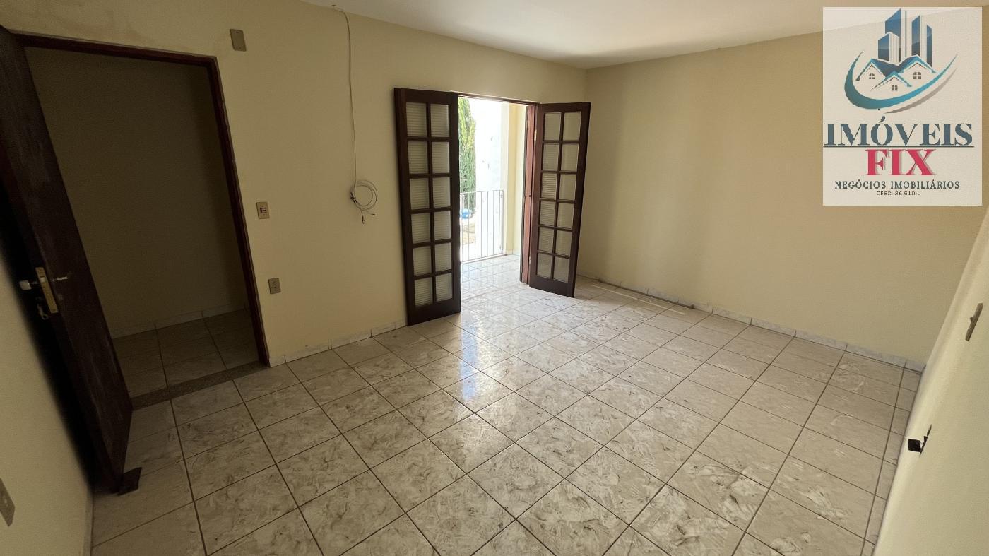 Casa à venda com 2 quartos, 200m² - Foto 19