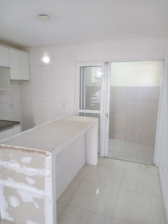 Casa de Condomínio à venda com 2 quartos, 50m² - Foto 40