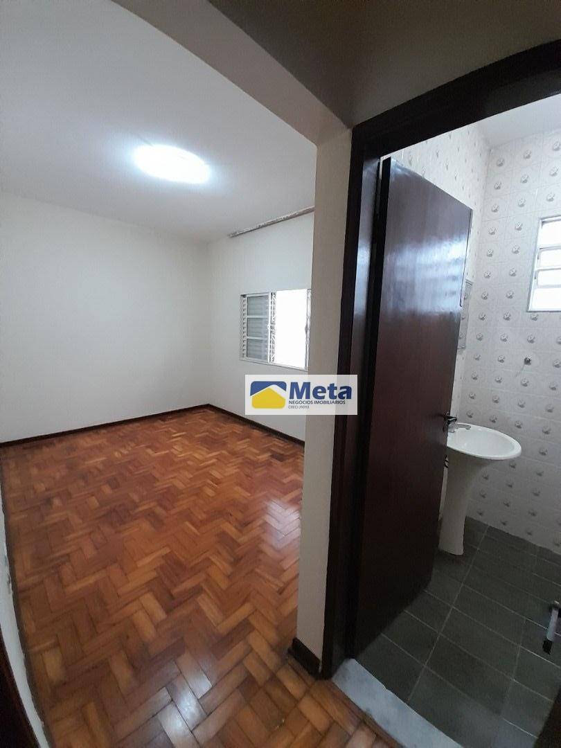 Casa à venda com 3 quartos, 250M2 - Foto 4