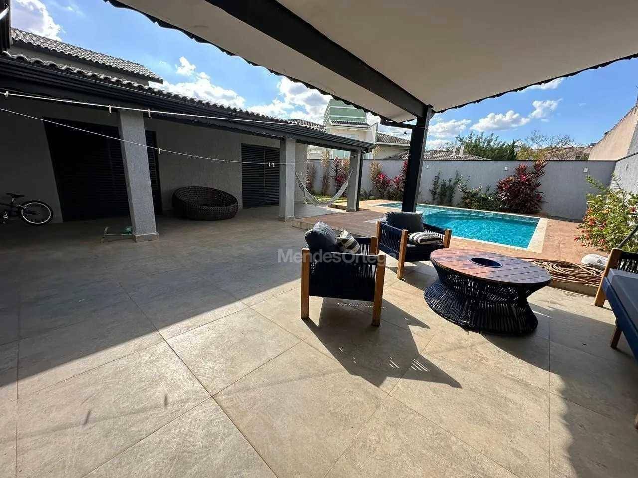 Casa à venda e aluguel com 3 quartos, 310m² - Foto 15