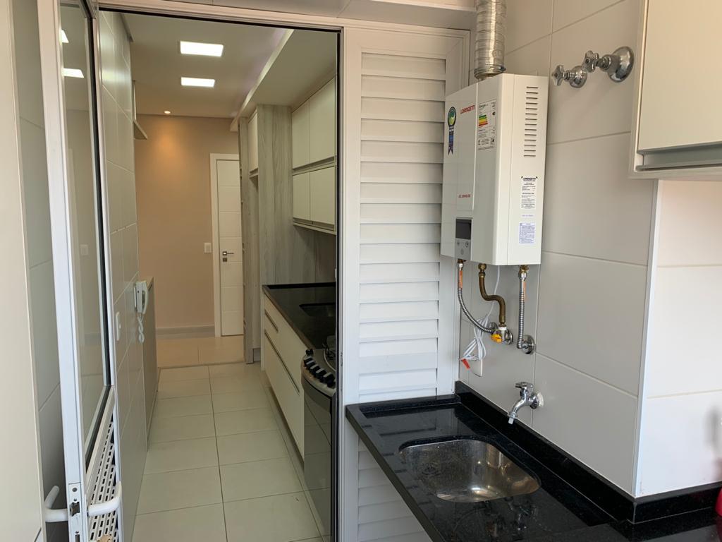 Apartamento à venda com 2 quartos, 70m² - Foto 2