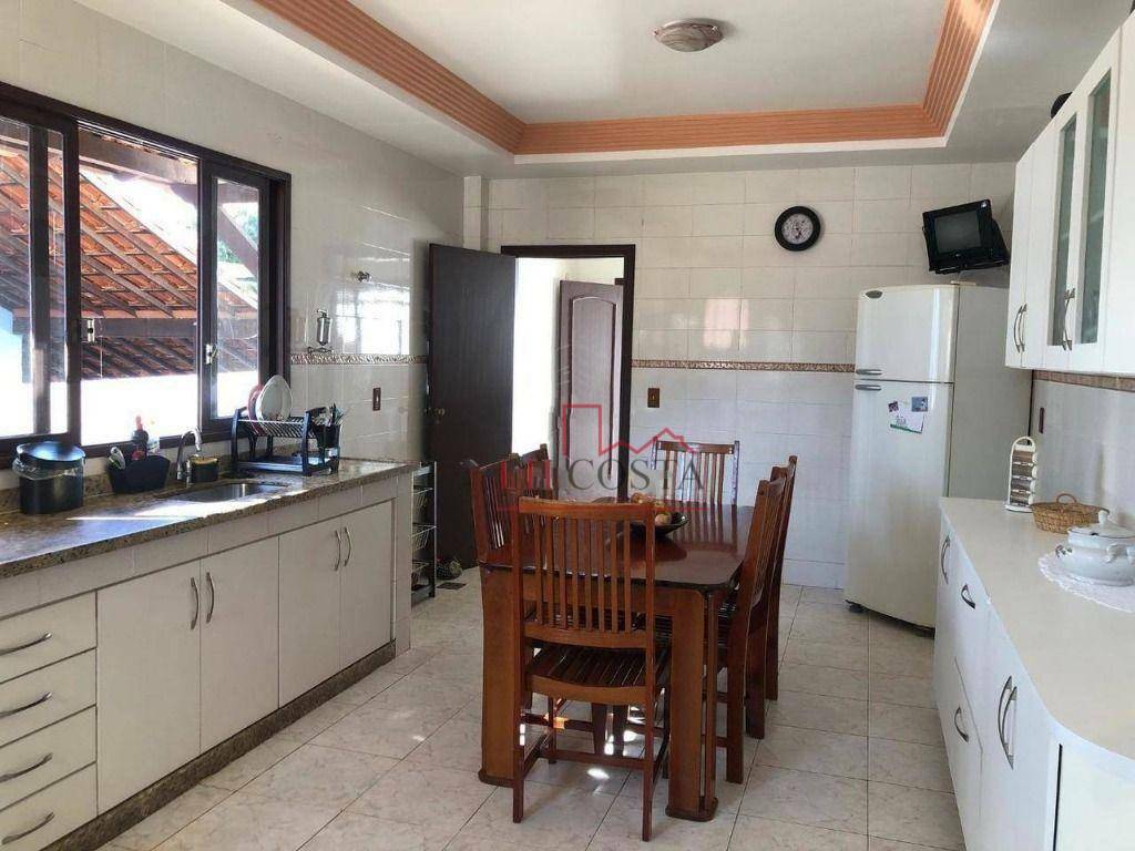 Casa de Condomínio à venda com 5 quartos, 274m² - Foto 24