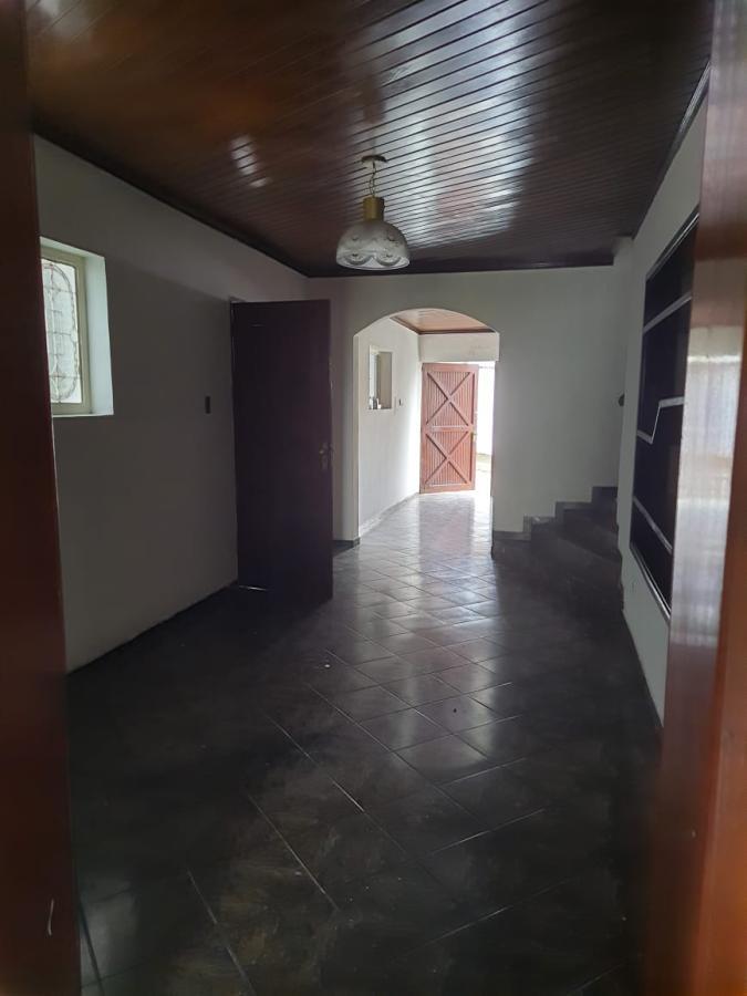 Casa para alugar com 3 quartos, 240m² - Foto 4