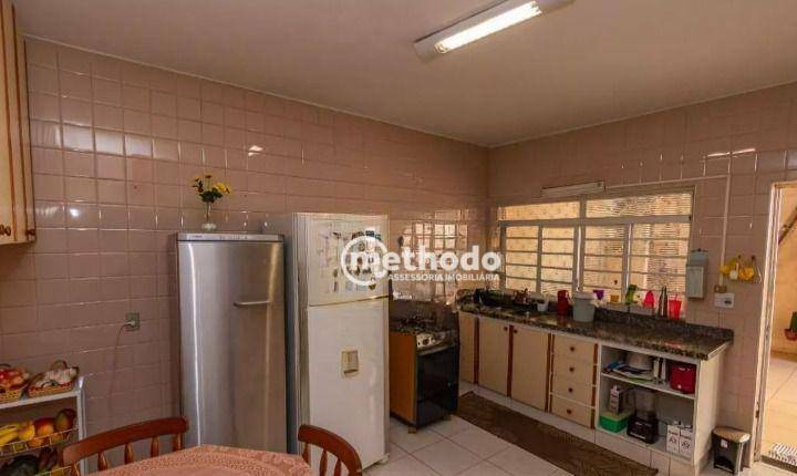 Casa à venda com 4 quartos, 220m² - Foto 17