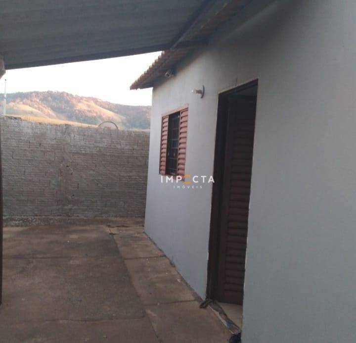 Casa à venda com 2 quartos, 45m² - Foto 14