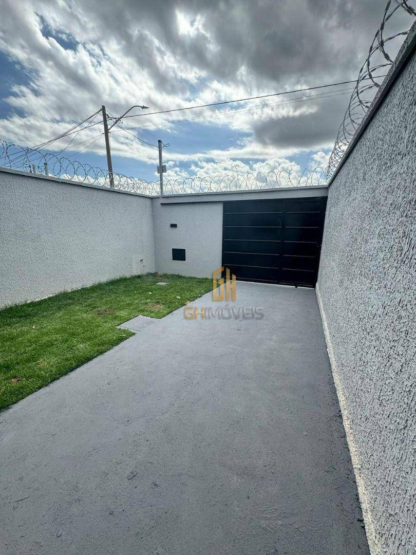 Casa à venda com 2 quartos, 65m² - Foto 3