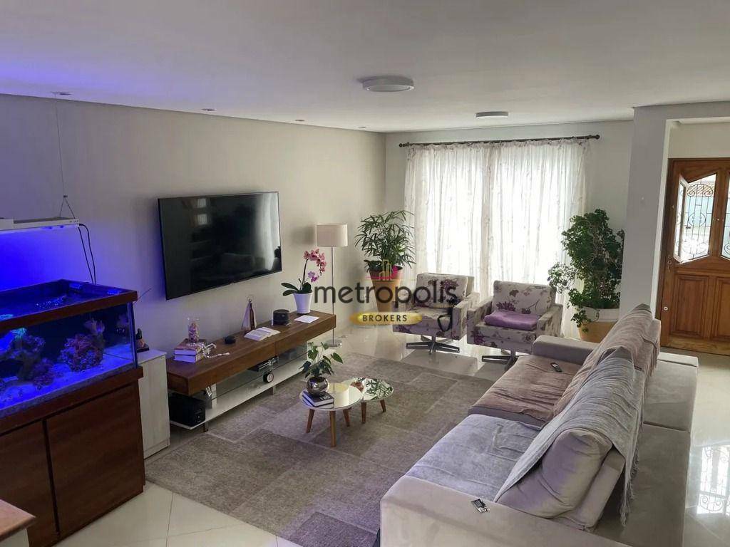 Sobrado à venda com 3 quartos, 256m² - Foto 1