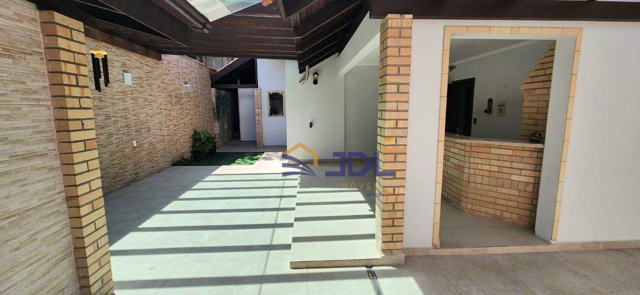 Casa à venda com 4 quartos, 250m² - Foto 6