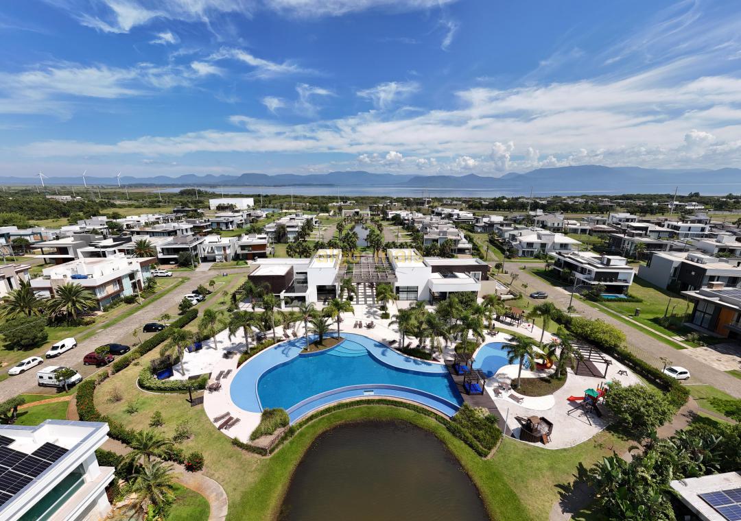 Casa de Condomínio à venda com 4 quartos, 335m² - Foto 28