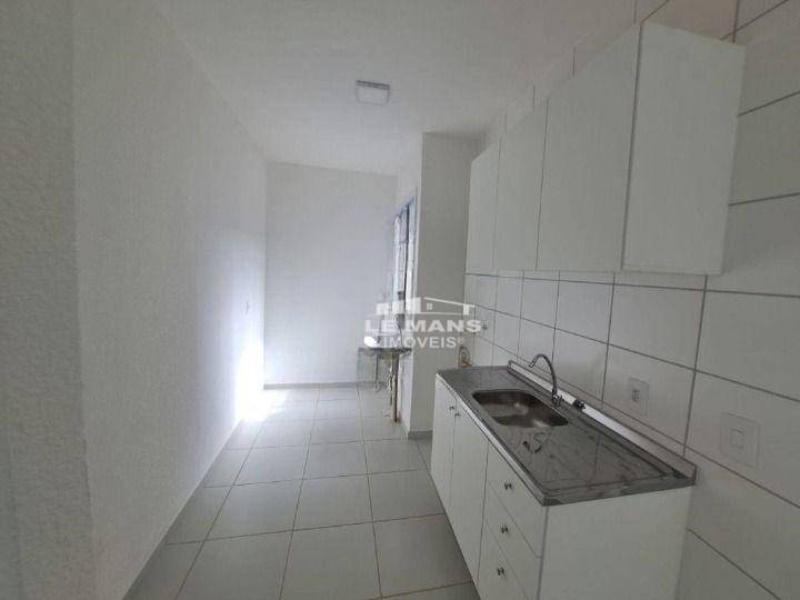 Apartamento à venda com 2 quartos, 48m² - Foto 2