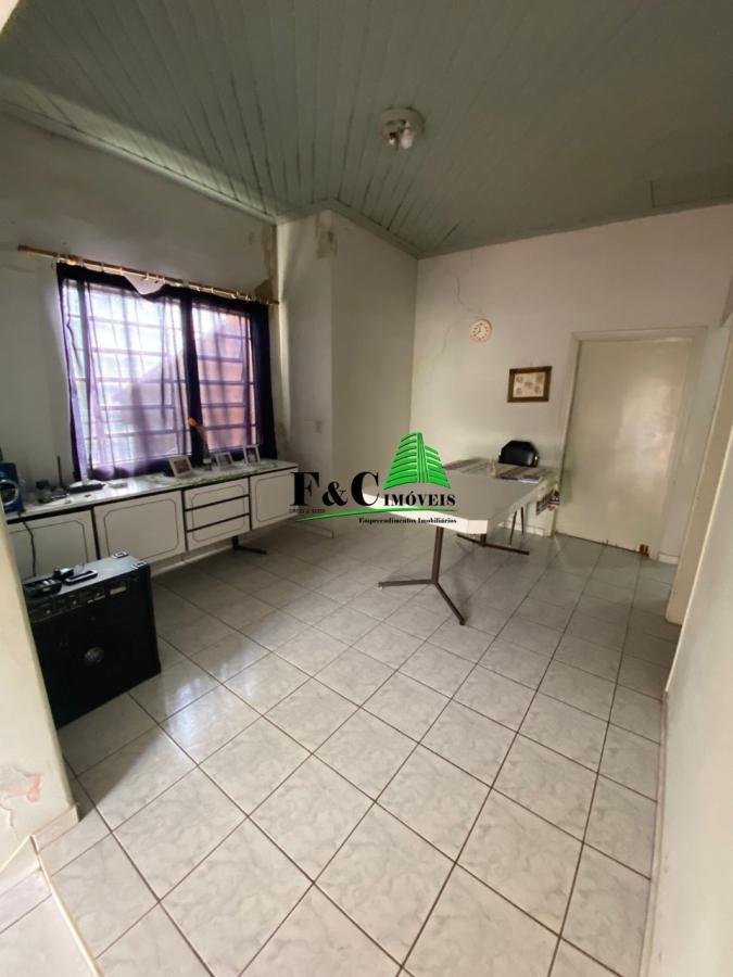 Casa à venda com 2 quartos, 155m² - Foto 1