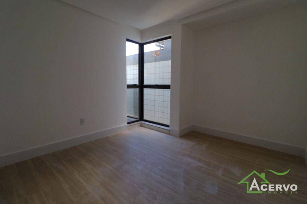 Apartamento à venda com 4 quartos, 225m² - Foto 11