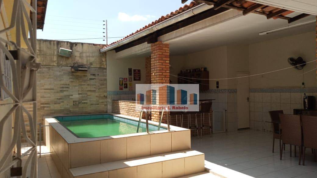 Casa à venda com 4 quartos, 200m² - Foto 17