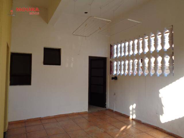 Casa à venda com 6 quartos, 241m² - Foto 18