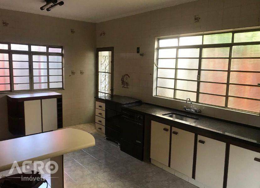 Casa à venda com 4 quartos, 286m² - Foto 12