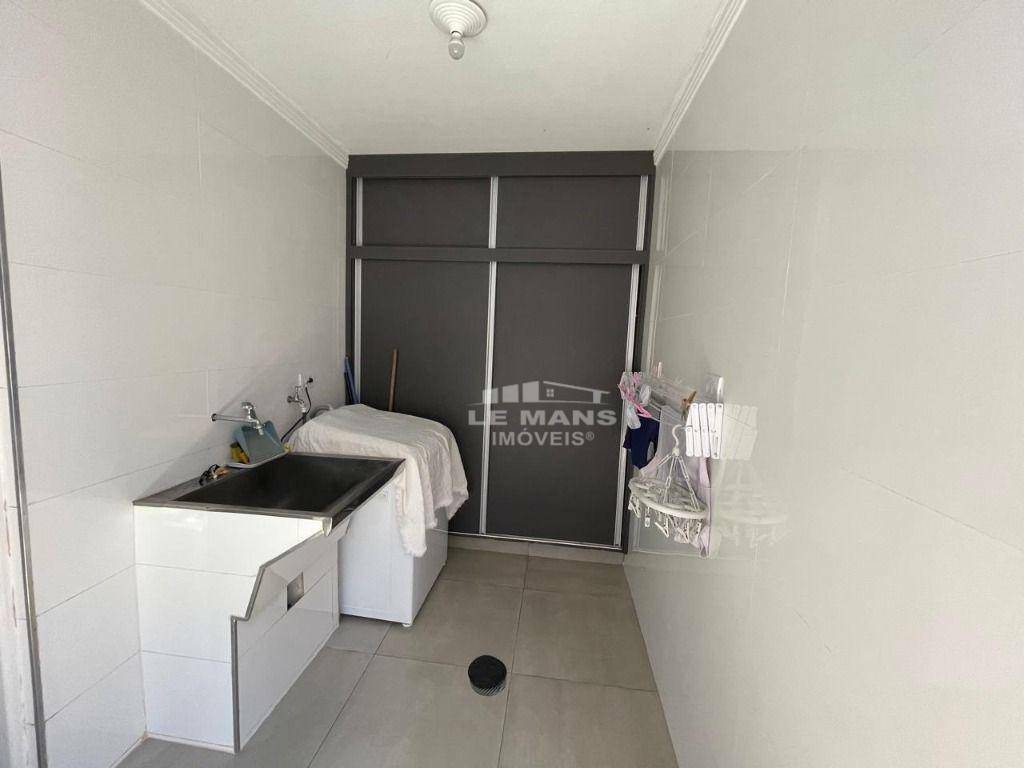 Casa à venda com 3 quartos, 237m² - Foto 22